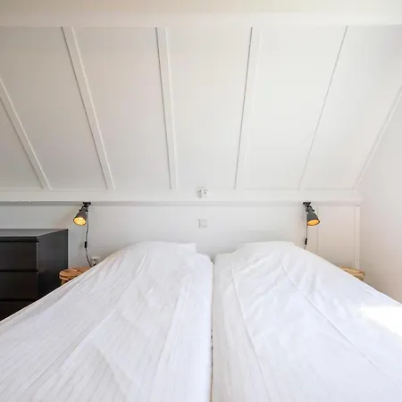 Strandhuys Zeester Semesterbostad